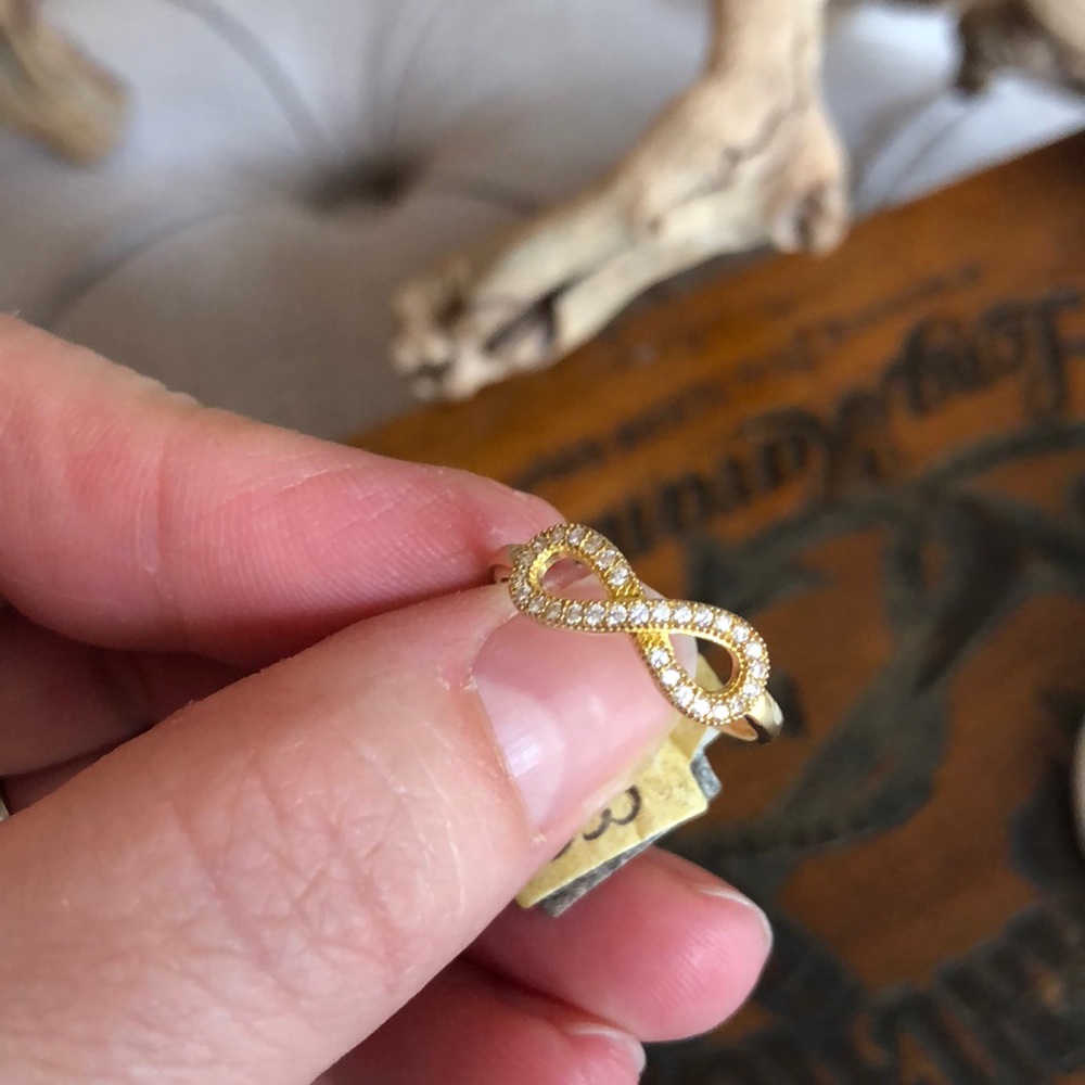 Adorable infinity ring ♾ - Picture 7 of 7
